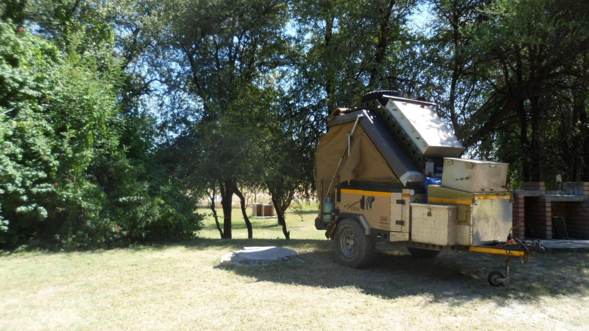 Okavango River Lodge マウン エクステリア 写真