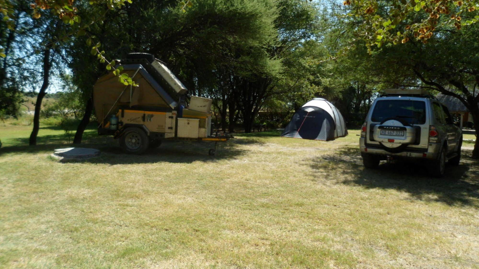 Okavango River Lodge マウン エクステリア 写真